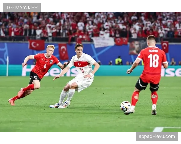 居莱尔 vs 恰尔汗奥卢：土耳其中场核心的战术角色与体系适配差异