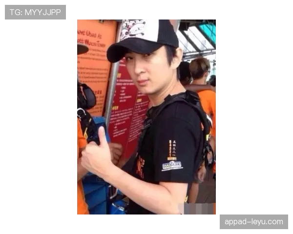 高磊真是反差王——训练场像个狠角色，朋友圈像个贵妇，我连鞋子都配不上